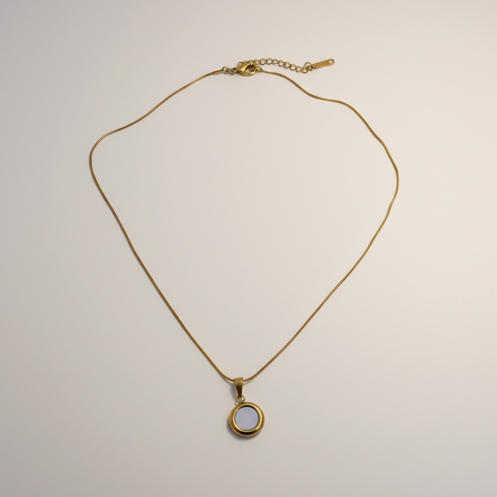 Luna pendant necklace