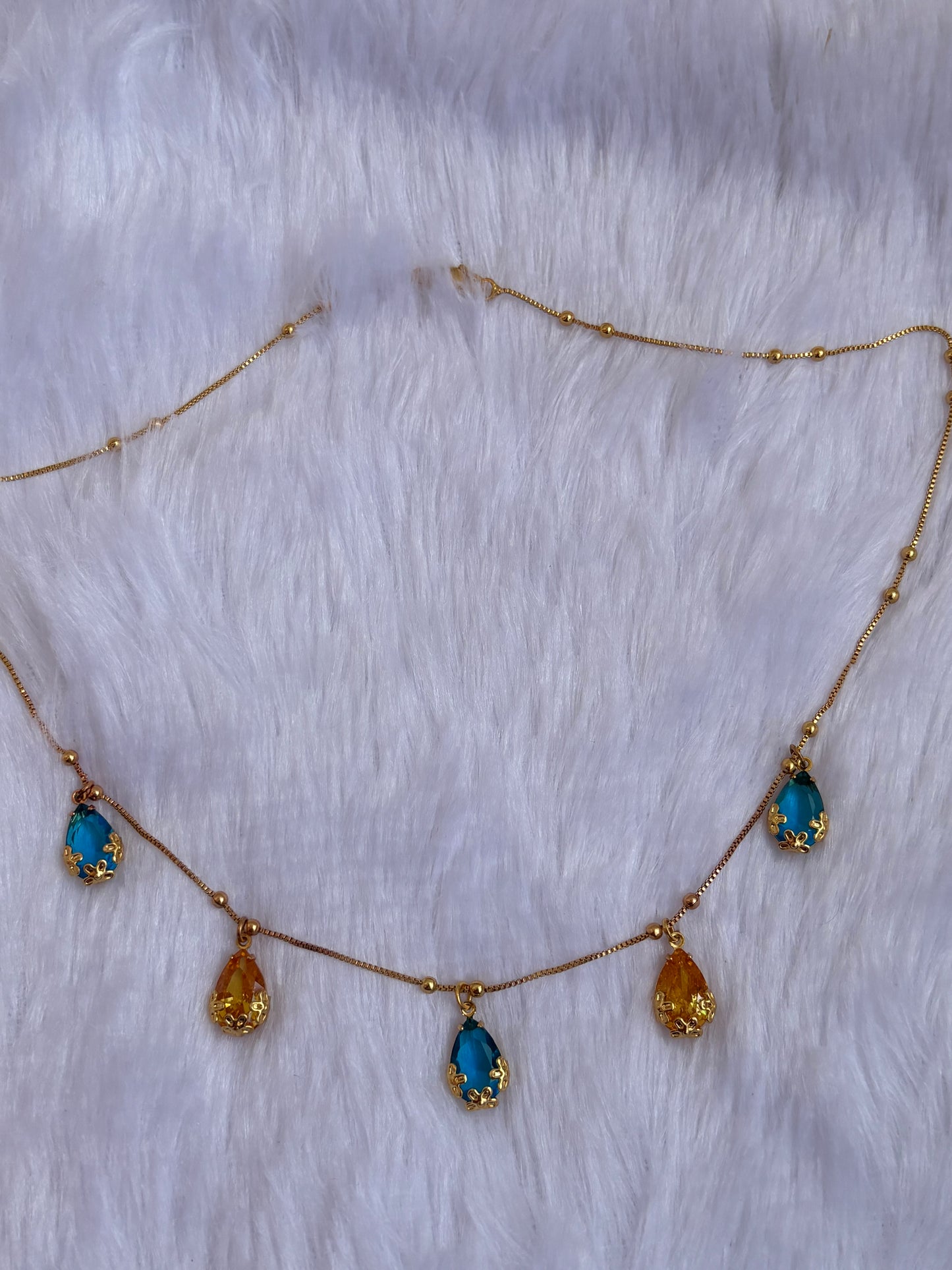 Dewdrop Bliss Necklace in Gold