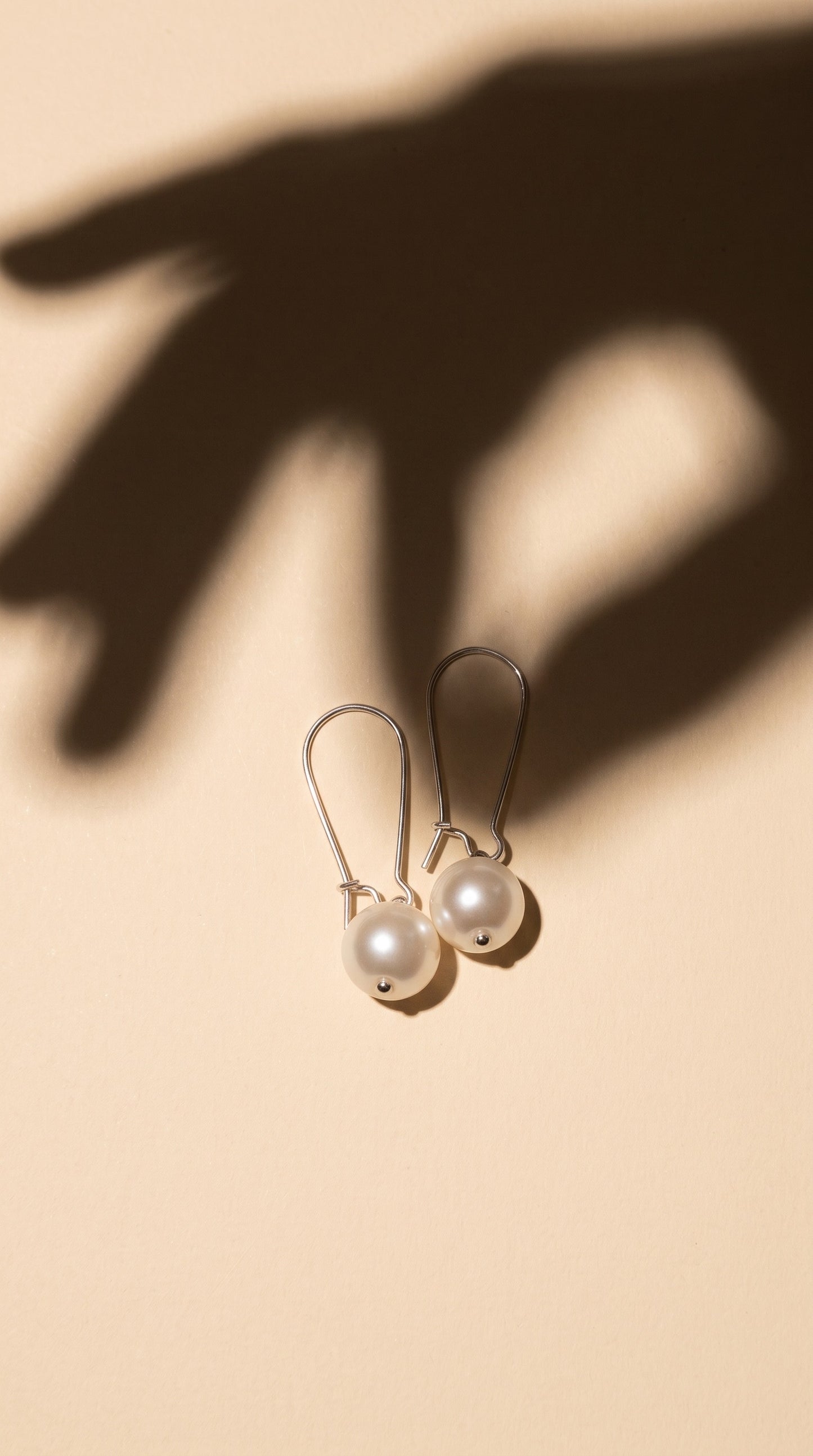 Pearl drop earings Handcrafted