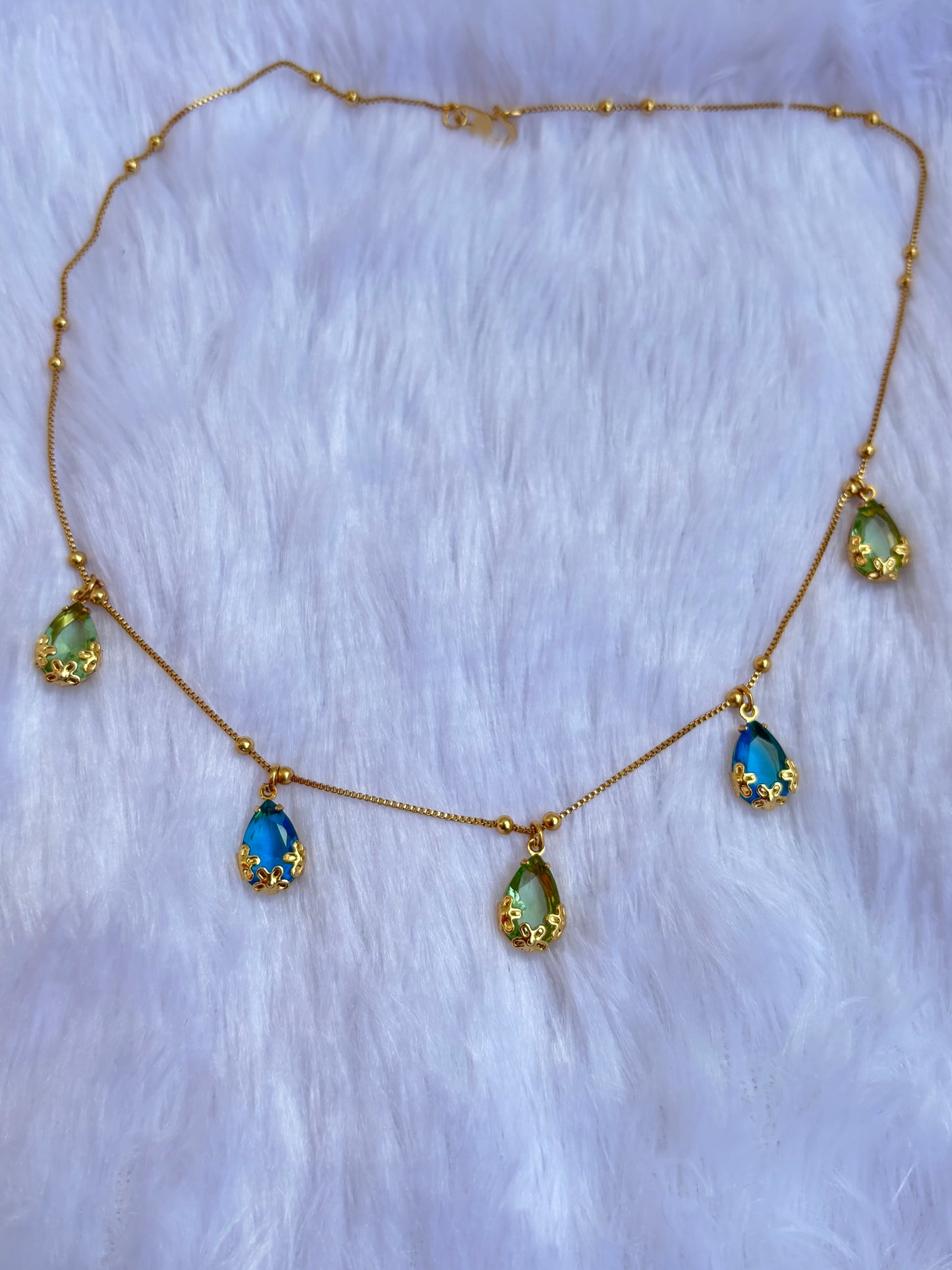 Dewdrop Bliss Necklace in Gold