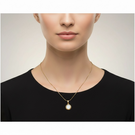 Luna pendant necklace