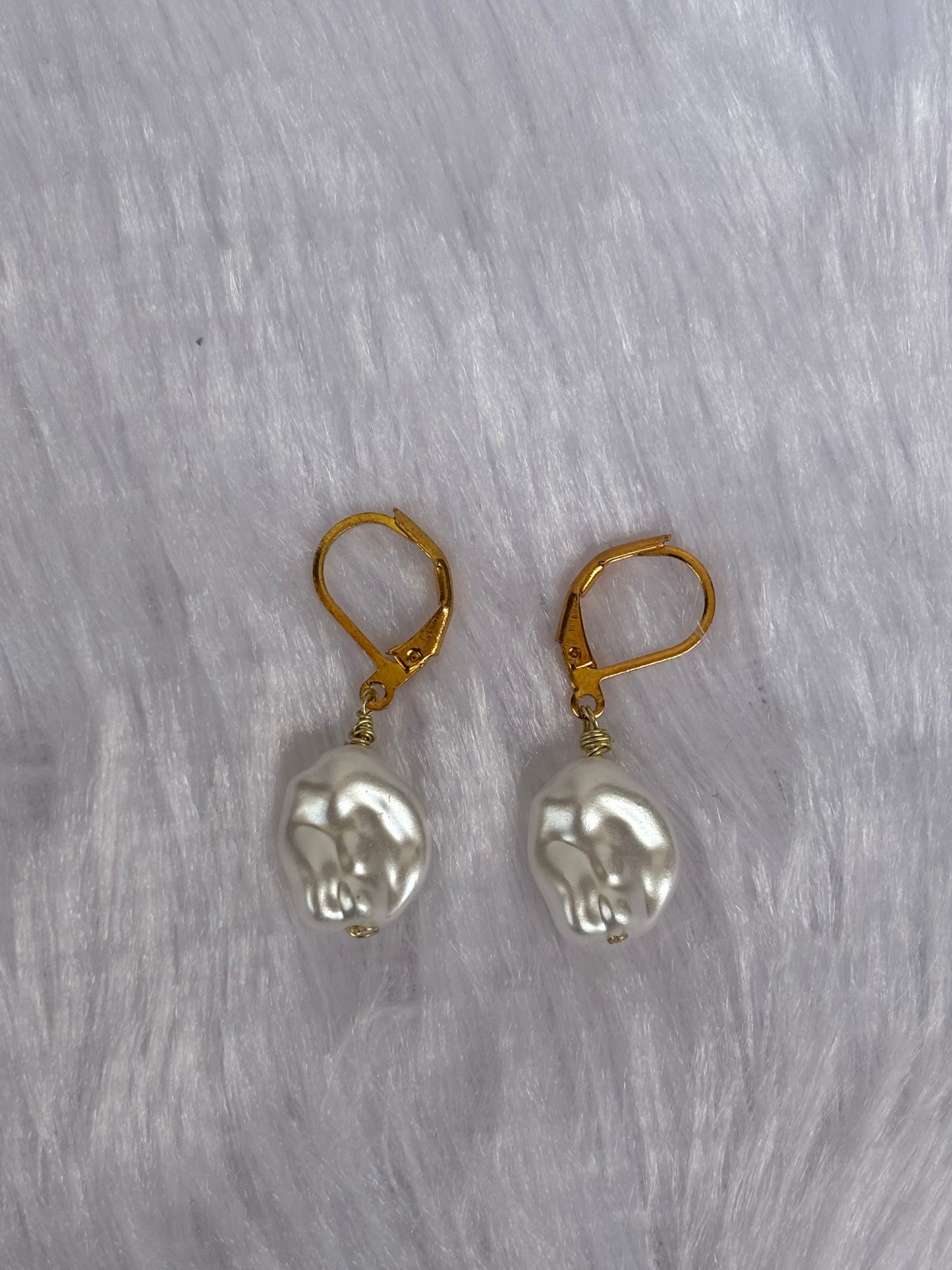 Pearl golden handcrafted drop