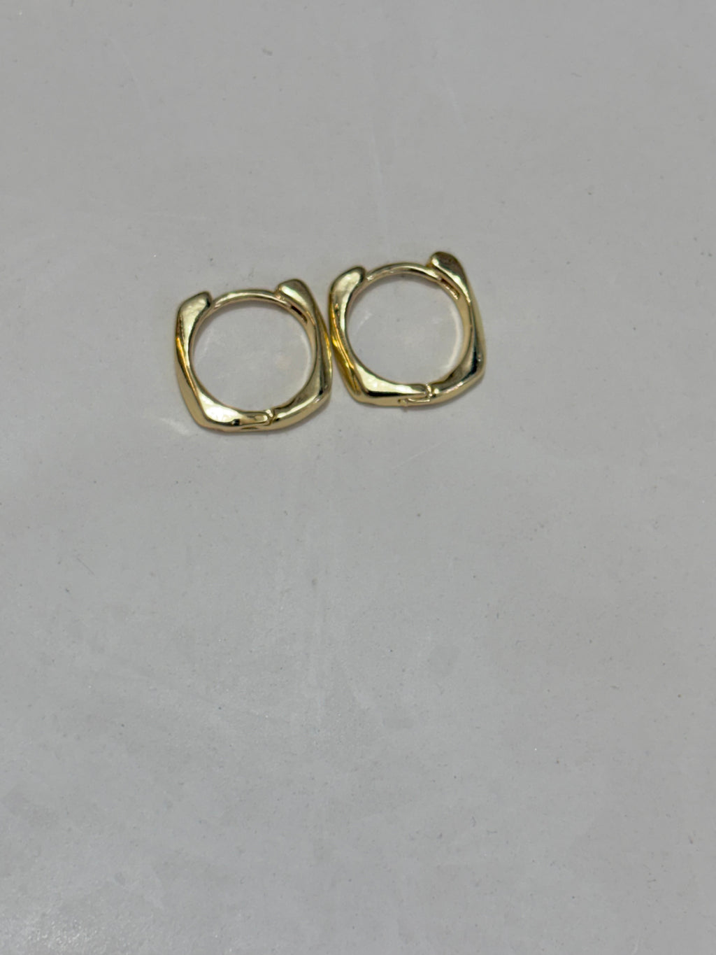 Luna mini hoops