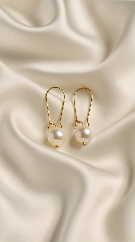 Pearl drop earings Handcrafted