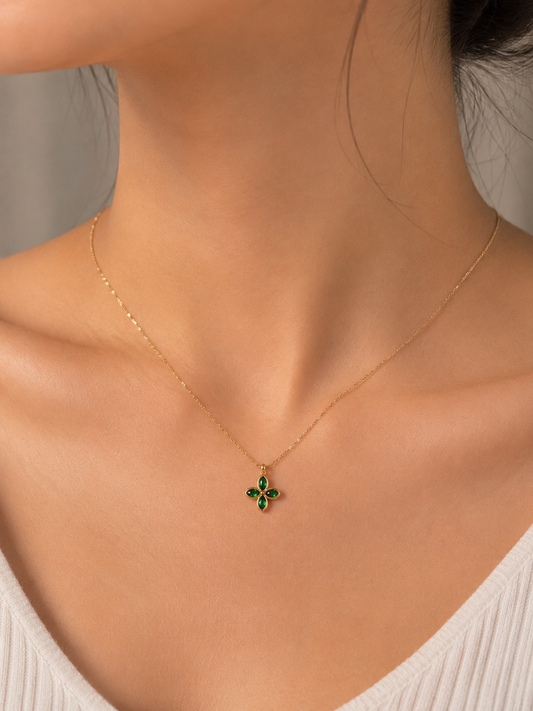 Emerald bloom necklace
