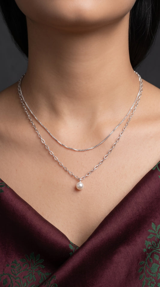 Pearl drift necklace Handcrafted