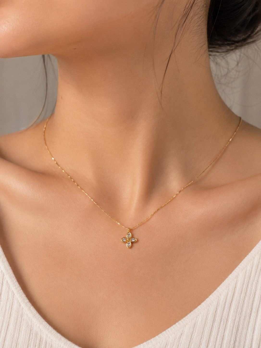 Emerald bloom necklace